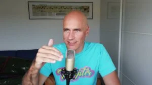 Kúpiť ETF S&P 500 v eurách alebo dolároch? A prečo bolo EUR hedžované ETF drahá chyba. V akej mene nakupujem ja?