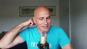 Default USA? Vanguard Life Strategy? Zmenil som názor na SR nehnuteľnosti? Korekcia v zlate? Páka v dlhodobom akciovom investovaní? Alternatívne investície? Vojna a akcie? Káva s Karpišom 25.06.2025 (záznam)